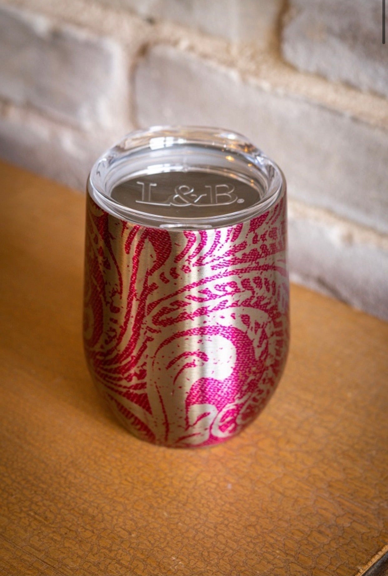Wine tumbler, in fuchsia tooled