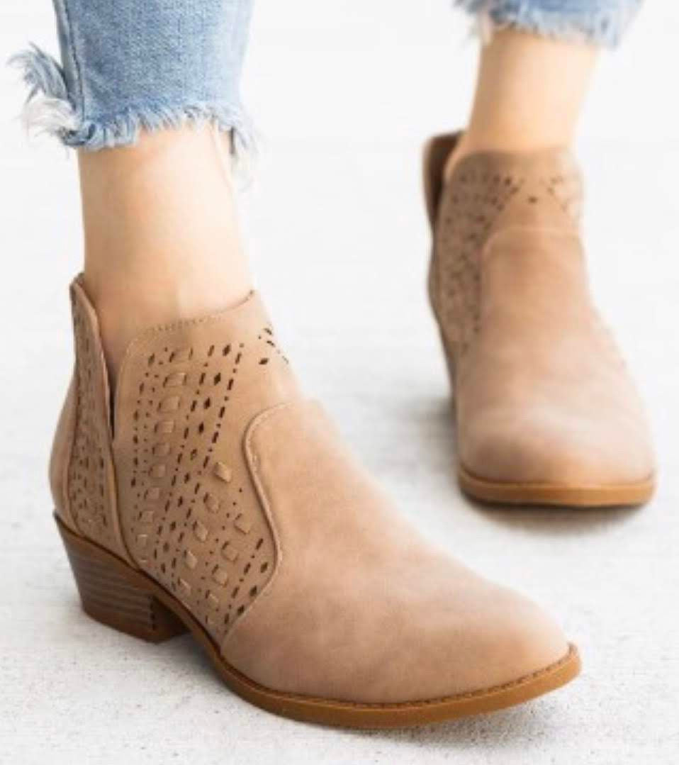 Walk the Walk, booties in tan (SWH)