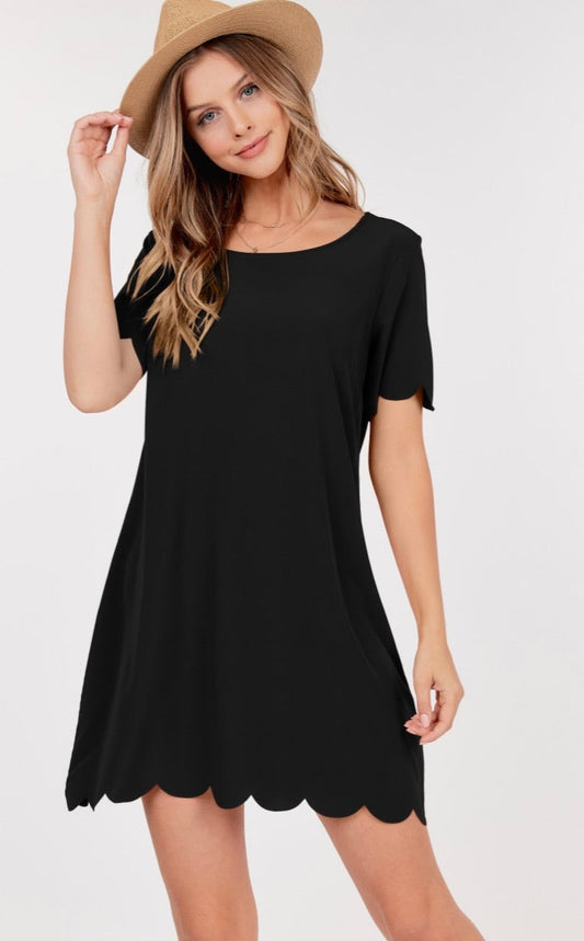 Scalloped dress in Black
